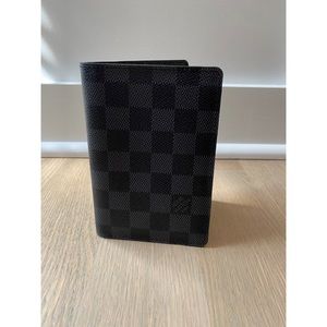 Auth Louis Vuitton Passport Cover